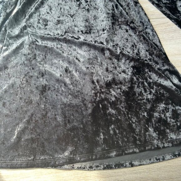 TAHARI Black Crushed Velvet Long Sleeve Dress Made in Canada - Picture 8 of 13